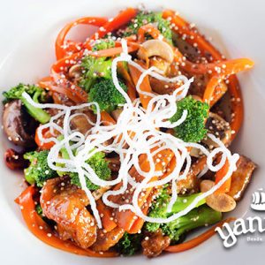 Pollo teriyaki con almendras