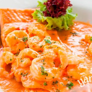 Trucha en salsa de camarón